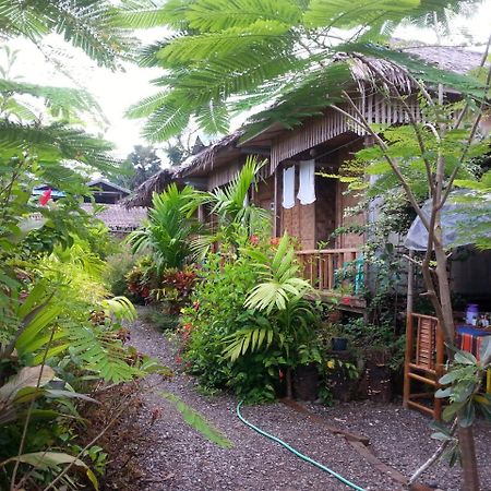 Ngwe Saung Garden Guest House ングウェ・サウン エクステリア 写真